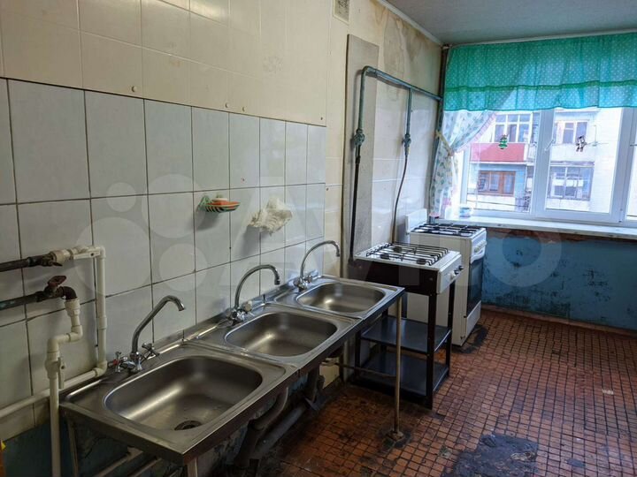 Комната 14 м² в > 9-к., 3/5 эт.