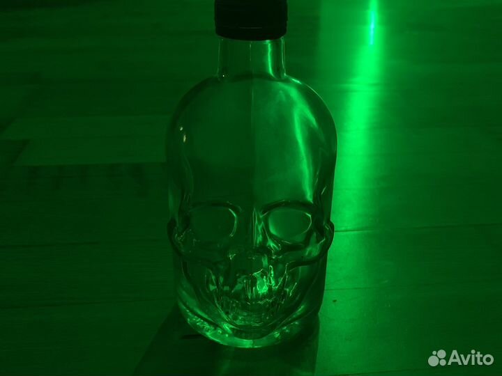 Бутылка череп