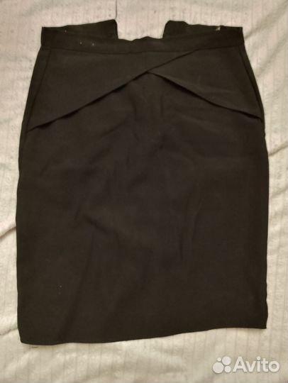 Юбка выше колена