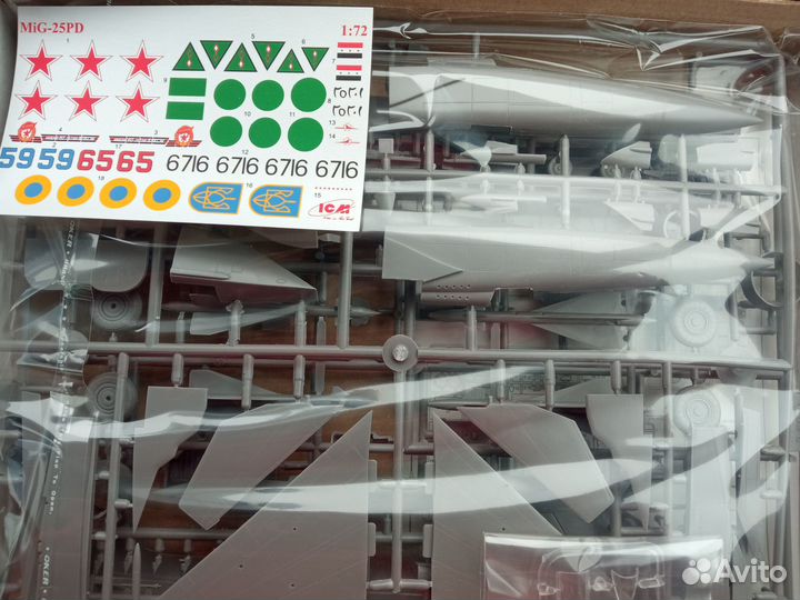 Сборная модель самолета миг-25+допы