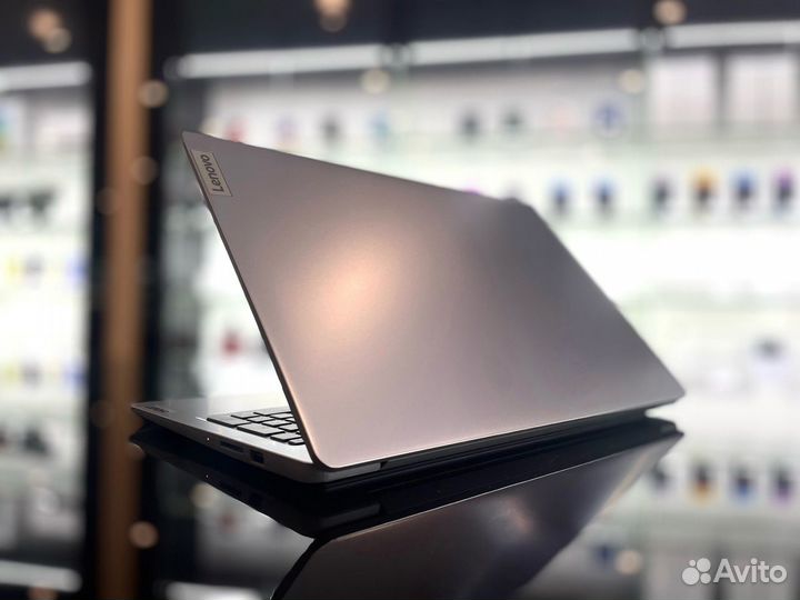 Ноутбук Lenovo/Ryzen 5 7520U/Radeon 610/SSD 512gb