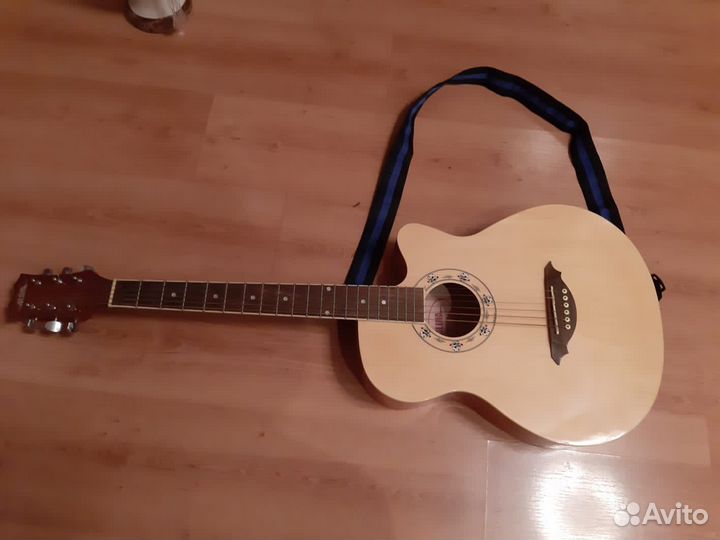 Акустическая гитара