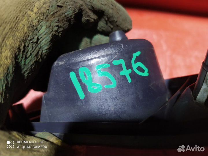 Рамка ручки передняя правая Ford Mondeo 2 лифтбек