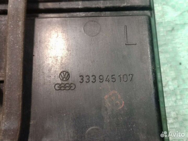 Фонарь задний левый Volkswagen Passat B3