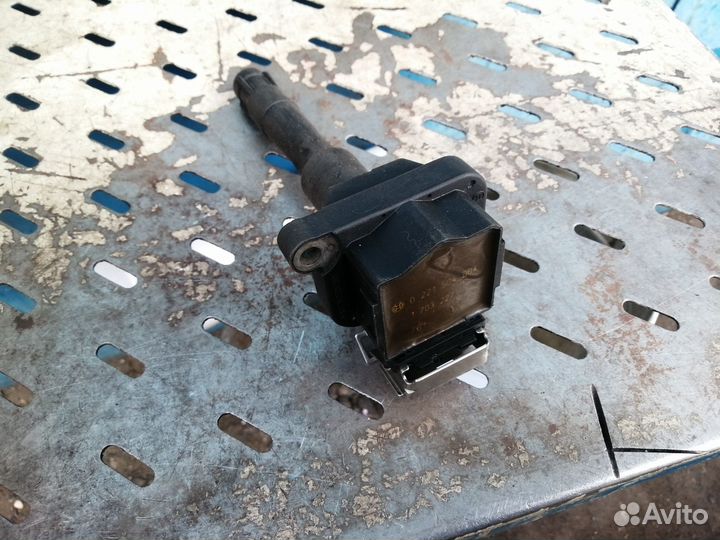 Катушка зажигания Bosch 0221504004 BMW