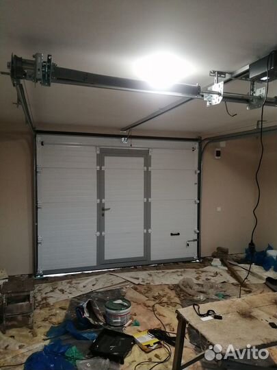 Секционные ворота