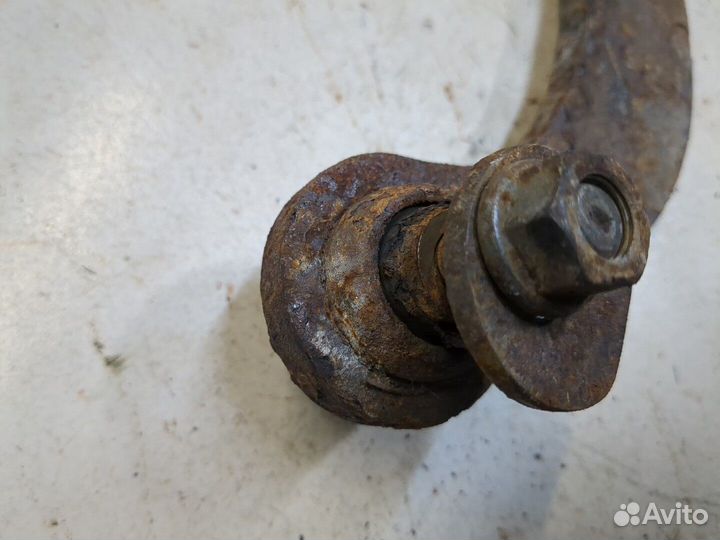 Рычаг подвески Toyota Avensis 2, 2006