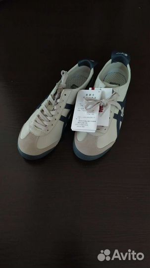 Кроссовки мужские 40.5 размер новые