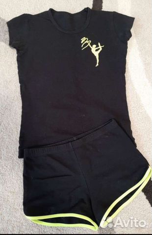 Шорты и футболка для гимнастики