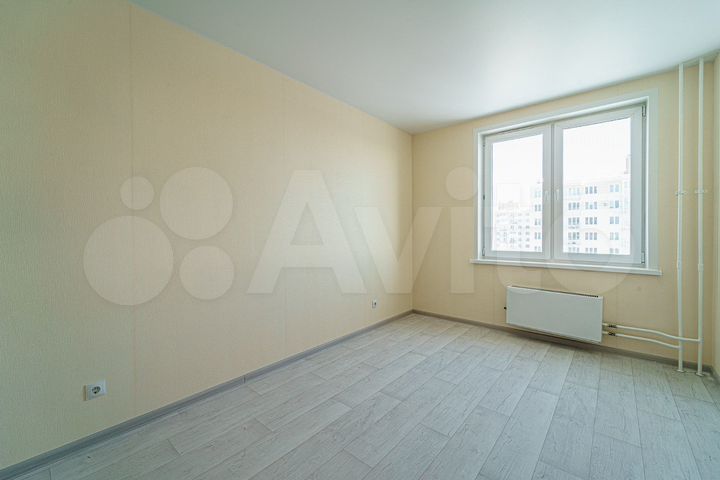 2-к. квартира, 50 м², 1/17 эт.