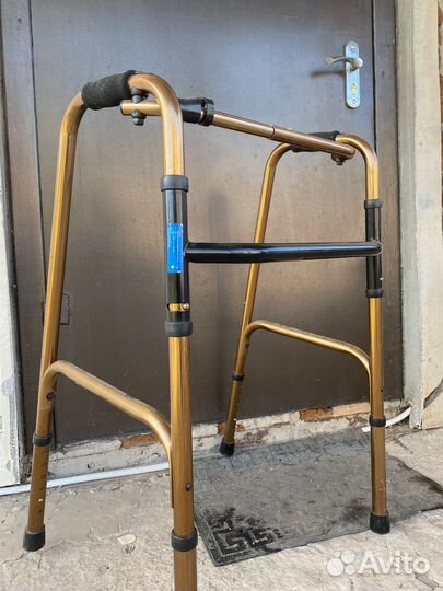 Ходунки для инвалидов