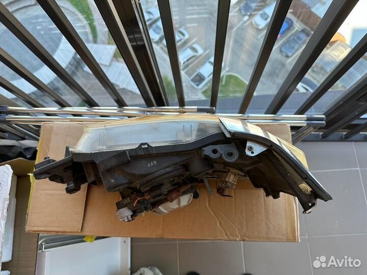 Фара nissan elgrand