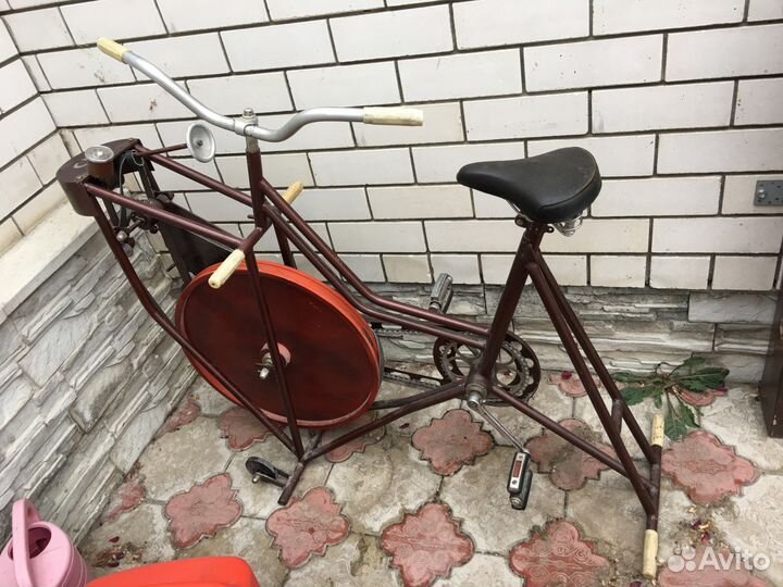 Ретро велотренажер