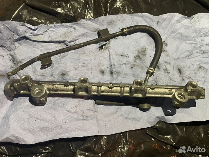 Топливная рампа Mitsubishi Galant 8 4G64