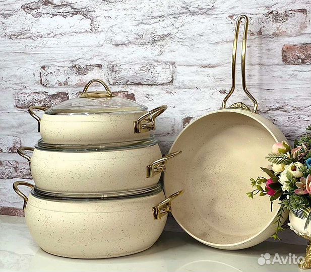 Набор кастрюль и сотейник