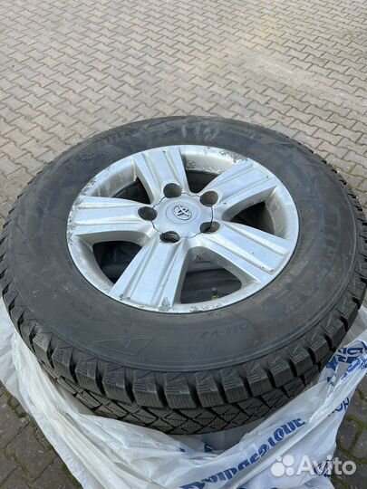 R18 Bridgestone Blizzak DM-V2 285/60, PCD 5x150 DIA 110.1