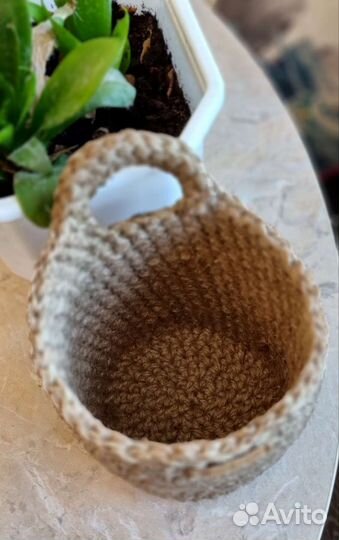 Подвесная корзина из джута