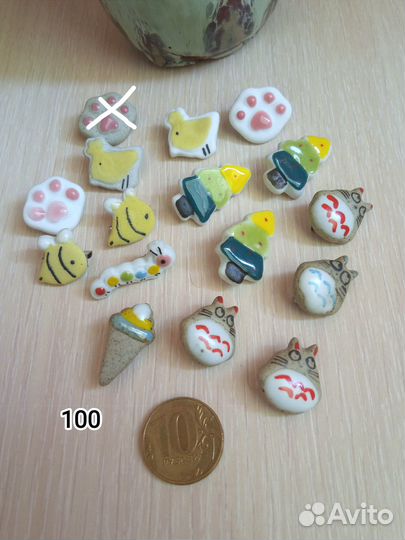 Подвески, значки из керамики, фаянс (много)