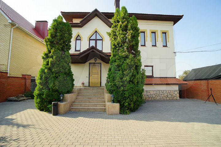 Коттедж 450 м² на участке 11 сот.