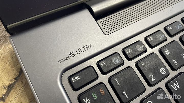 Ультрабук Samsung
