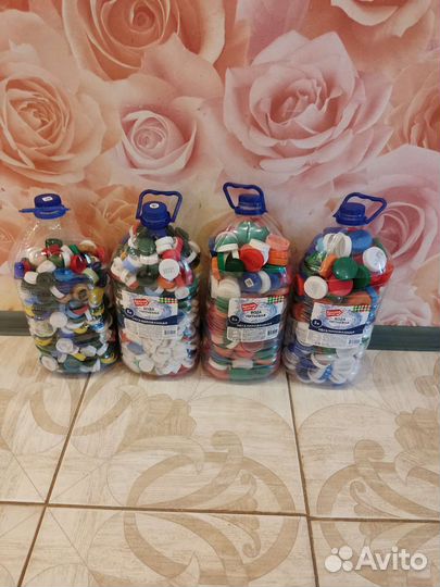 Крышки от молока,сока, воды для поделок