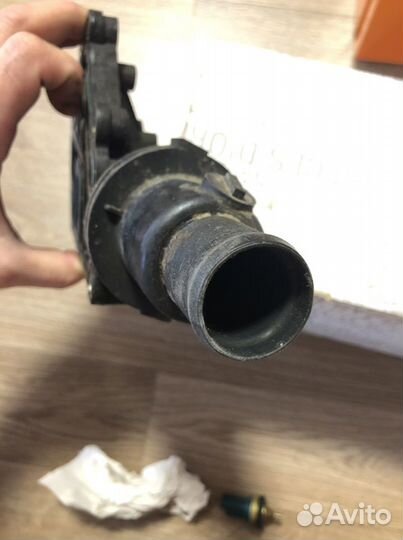 Корпус термостата Renault Megane K4M