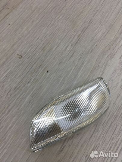 Повторитель поворотника в Крыло в Зеркало Renault