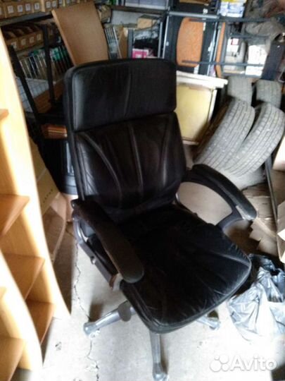 Кресло кожаное