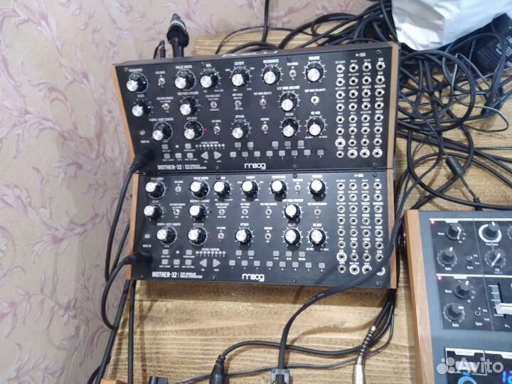 Стойка для 2х moog и универсальная стойка