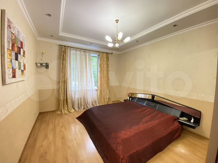 2-к. квартира, 70 м², 1/5 эт.