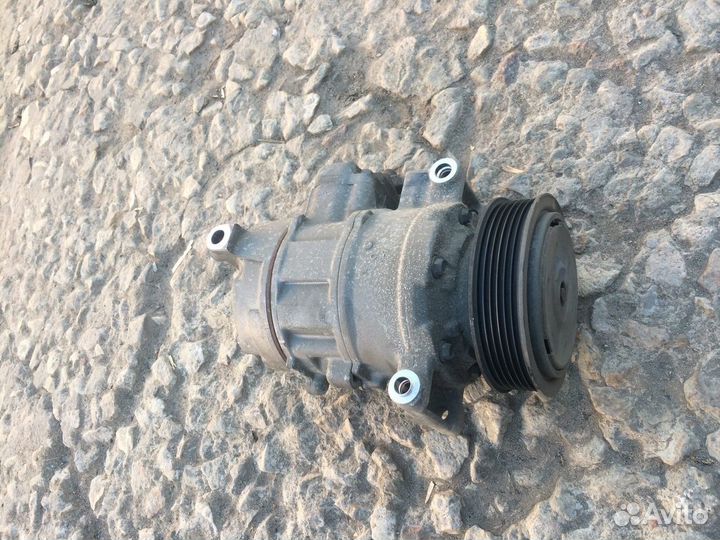 Компрессор кондиционера 8j0260805