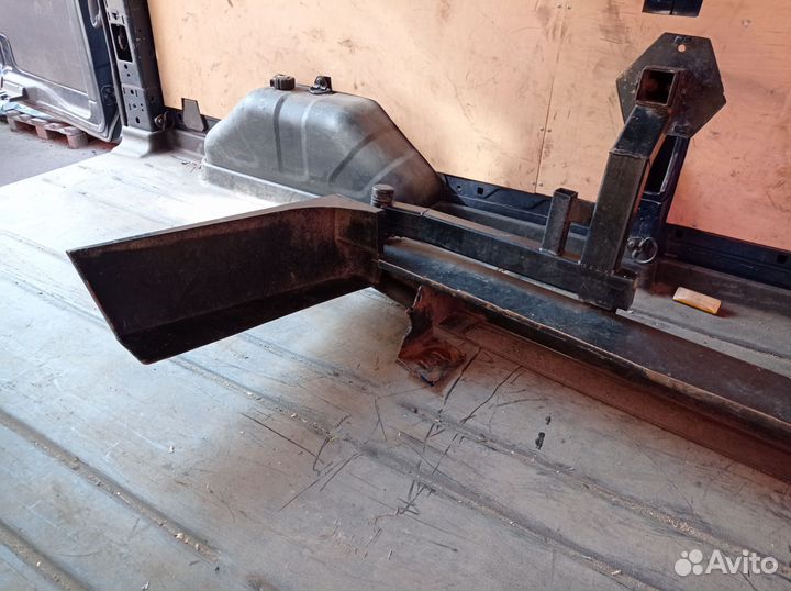 Задний силовой бампер Land Cruiser 100