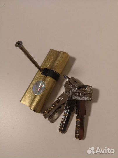 Личинка для замка новая