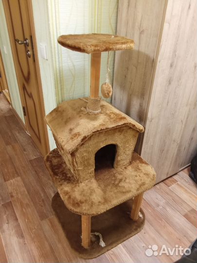 Домик для кошки с когтеточкой бу