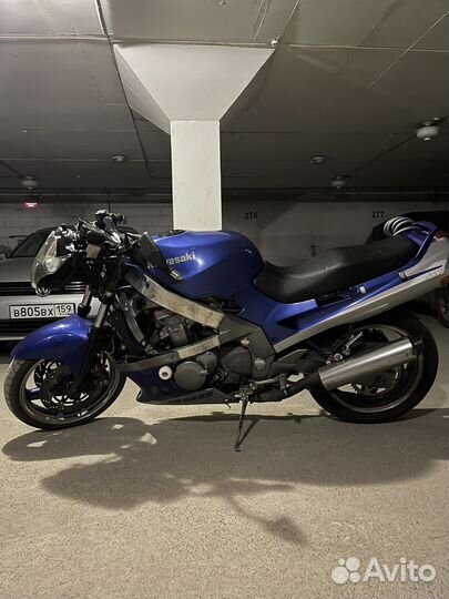 Kawasaki ZX600 D
