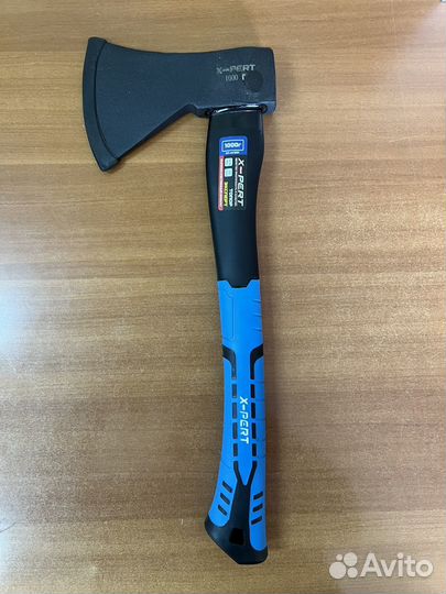 Топор кованный X-pert с пластиковой рукояткой