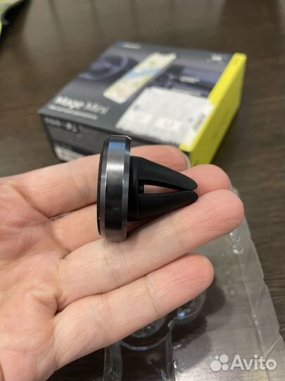 Универсальный магнитный держатель для телефона