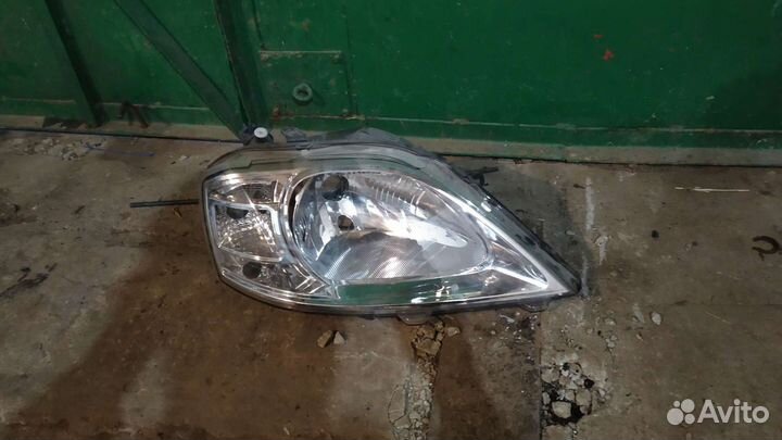 Фара новая ларгус/ логан
