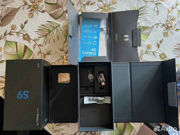 Коробка от Samsung Galaxy s9