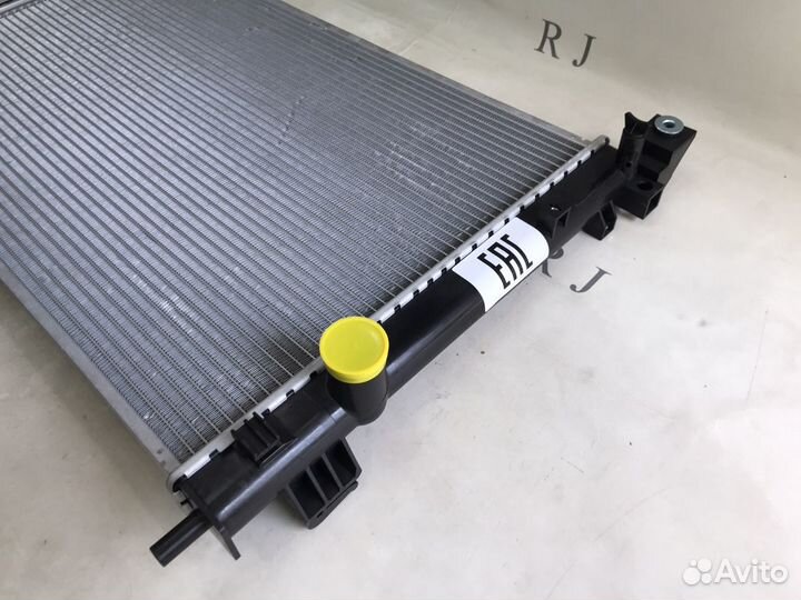 Радиатор Chrysler Pacifica 3.8 4.0 2006 - 2009