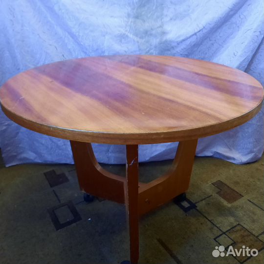 Журнальный столик на колесах бу