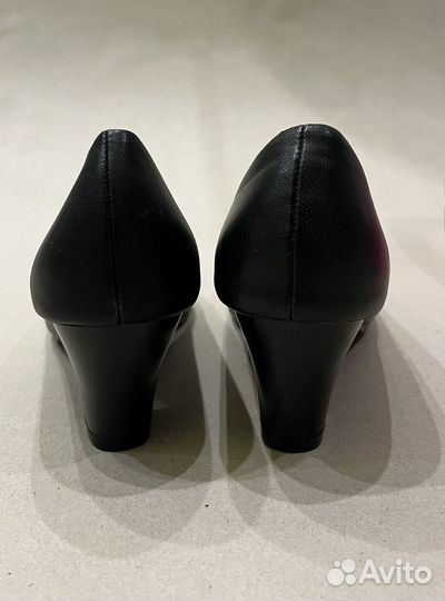 Туфли новые, р-р 35