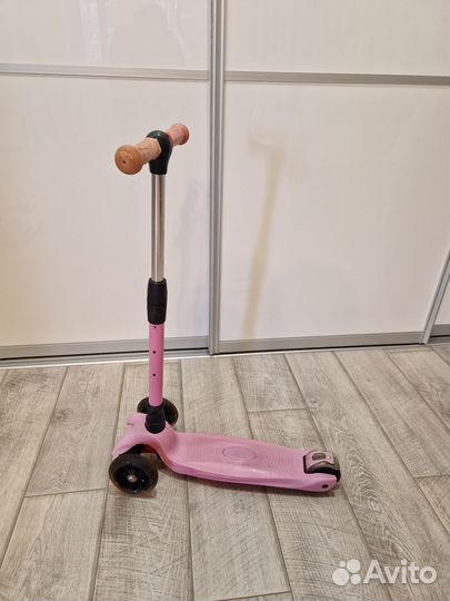 Классный детский самокат (до 80 кг)