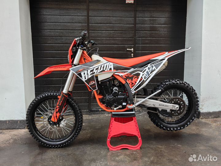 Кроссовый мотоцикл 300 кубов Gr8