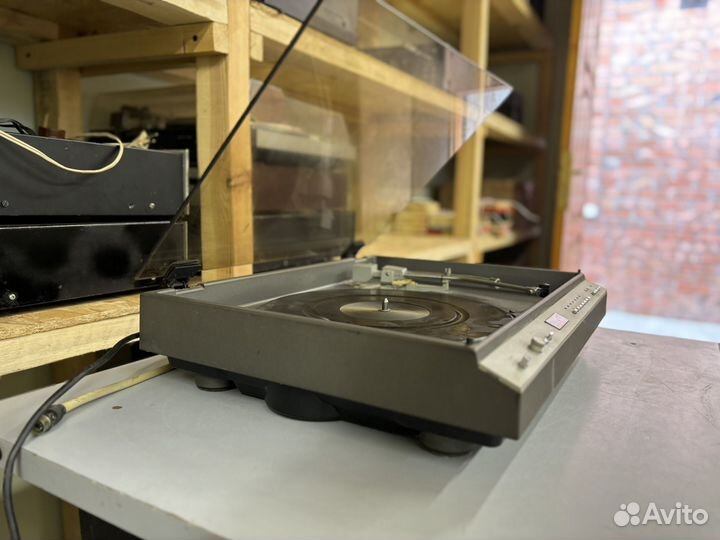 Виниловый проигрыватель эстония 010
