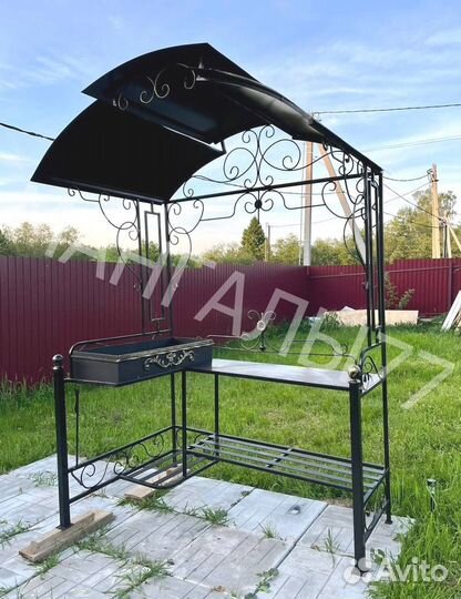 Мангал с крышей