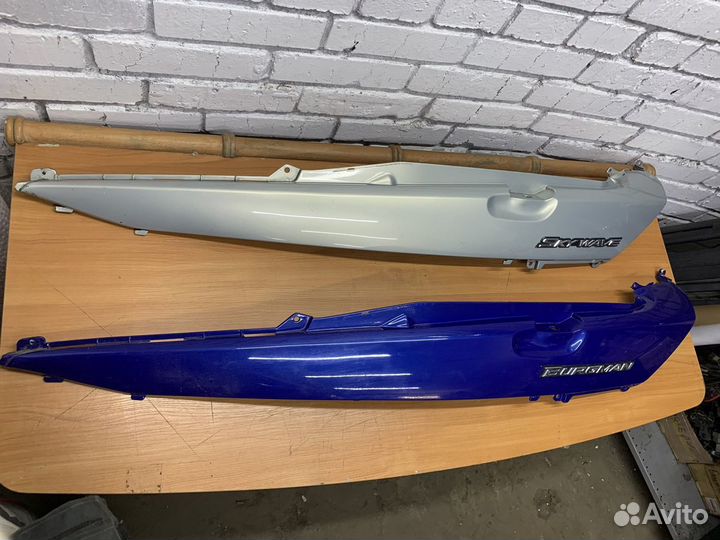 Верхняя левая боковина Suzuki SkyWave AN400 ck43