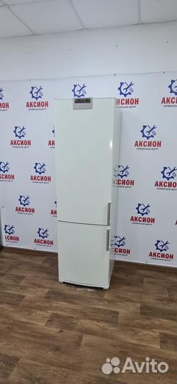 Холодильник Siemens KG39P320