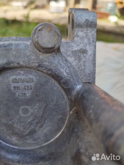 Помпа на Сааб 9000