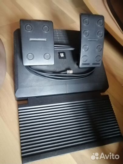 Игровой руль с педалями для пк